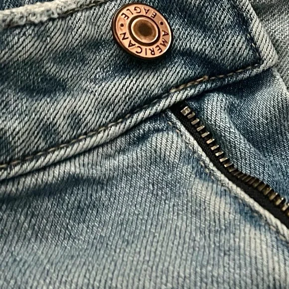 American Eagle Outfitters Distressed Denim Shorts Size 4 - Picture 6 of 16